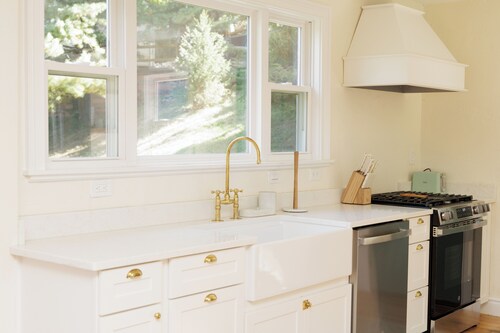 Family Farm Stay with Highland Cows Near Pittsburgh