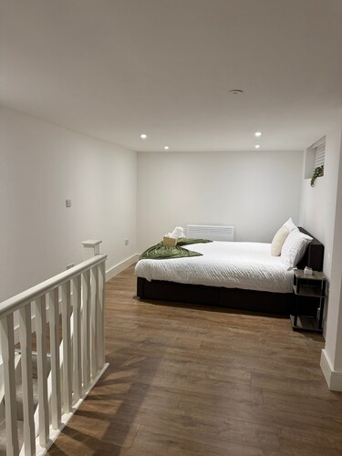 Marvelous 3-bedroom apartment in Hounslow