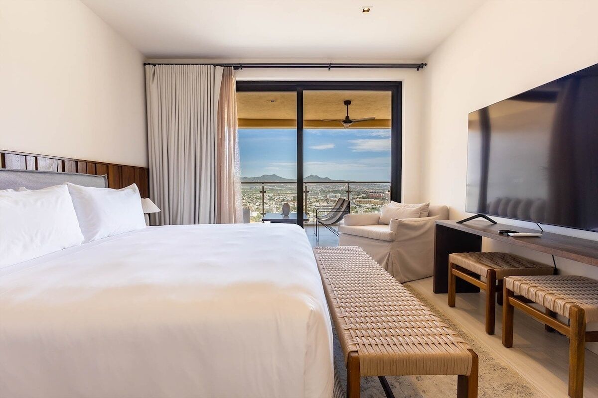 3 عدّة غرف نوم ومكواة/لوح كي وخدمة الإنترنت وملاءات أسرّة