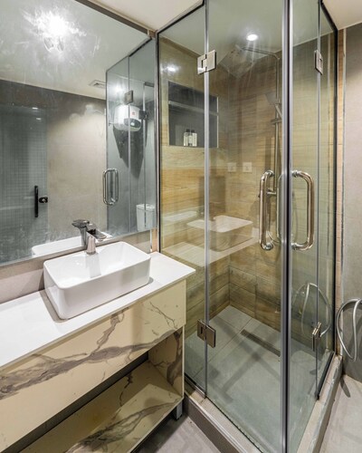 Cozy 1-Bedroom in Dolphin Estate, Ikoyi with Wi-Fi, DSTV & Modern Amenities