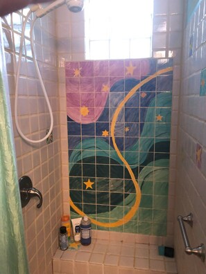Hair dryer, towels, soap, shampoo - Architectural Gem in Patagonia, AZ
Private 1-bedroom cottage with great views (Patagonia)