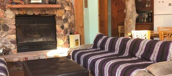 Architectural Gem in Patagonia, AZ
Private 1-bedroom cottage with great views