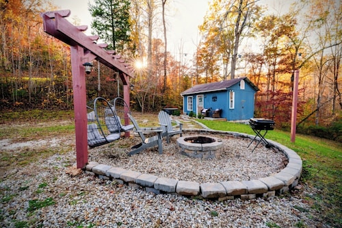 High Rock Hideaway Red River Gorge KY Cabin for 2 /Winter Pricing/ Hot Tub Wifi