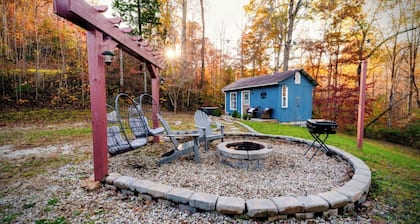 High Rock Hideaway Red River Gorge KY Cabin for 2 /Winter Pricing/ Hot Tub Wifi