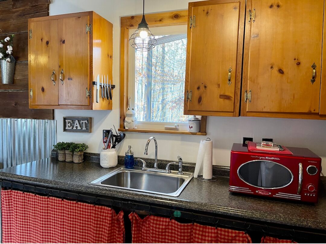 Fridge, microwave, coffee/tea maker, toaster