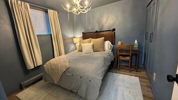 1 dormitori, planxa i posts de planxar, wifi i roba de llit