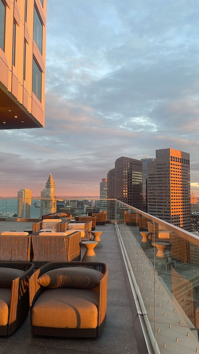 Luxury 1 bedroom downtown appartment