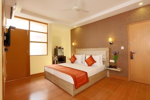 Egyptian cotton sheets, premium bedding, free WiFi, bed sheets