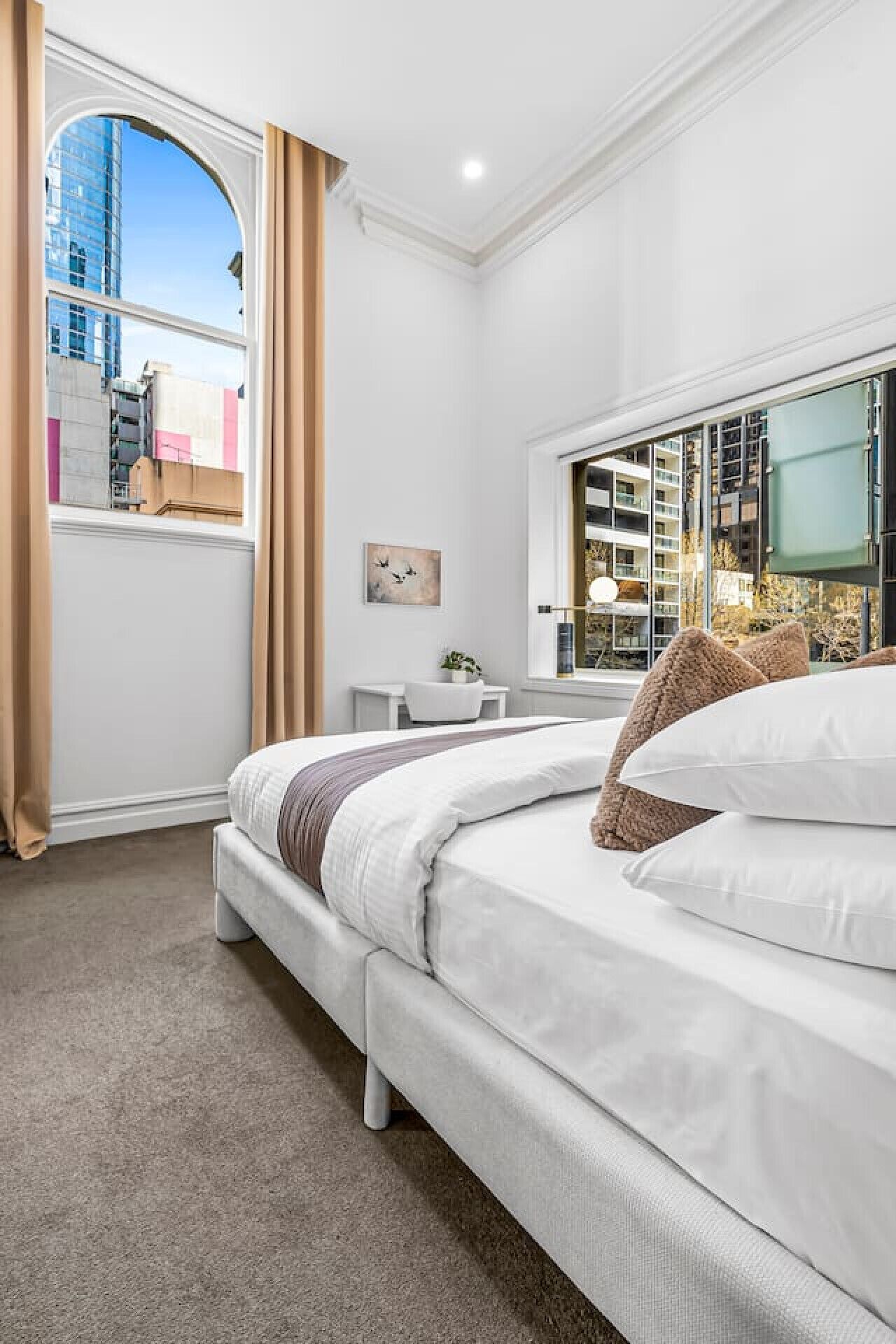 3 bedrooms, desk, iron/ironing board, travel cot