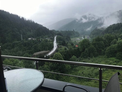 Colina Blossom Retreat