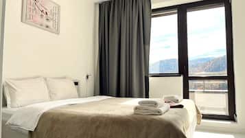 1 bedroom, soundproofing, iron/ironing board, travel cot