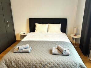 2 habitaciones, tabla de planchar con plancha, internet y ropa de cama 