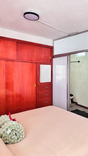 1 bedroom, free WiFi, bed sheets