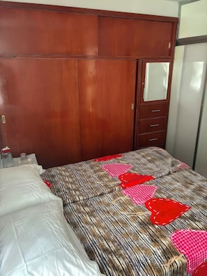 1 bedroom, WiFi, bed sheets