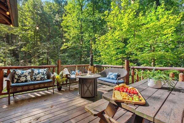Outdoor dining