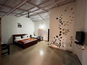 Eenvoudige suite, terras, uitzicht op bergen