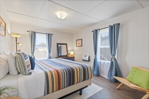 2 bedrooms, free WiFi, bed sheets - Sea Breeze Cottage - Woodstove, Beach and Dining (Pacific City)