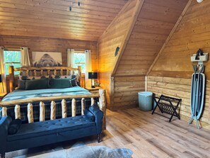 2 bedrooms, iron/ironing board, travel cot, WiFi