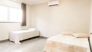 4 quartos, escrivaninha, Wi-Fi de cortesia