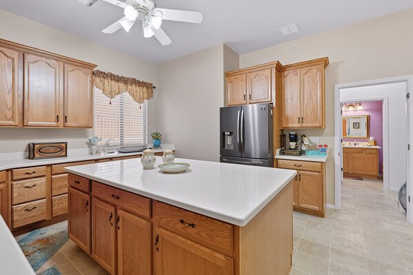 Mikrowelle, Ofen, Herdplatte, Geschirrspüler