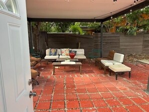 Terrace/patio - Charming secure 2 bedroom home near Miami AirPort. Free parking (Miami)