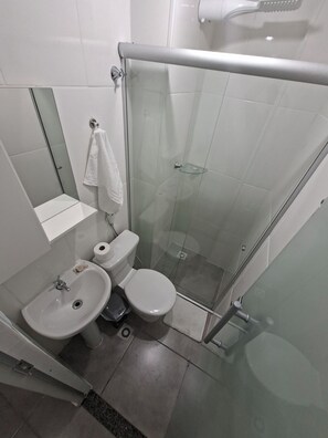 Handdukar, tvål och toalettpapper