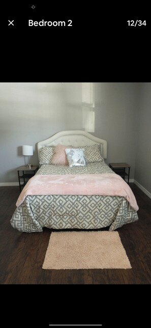 2 bedrooms, iron/ironing board, free WiFi, bed sheets