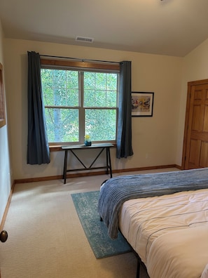 7 bedrooms, iron/ironing board, Internet, bed sheets