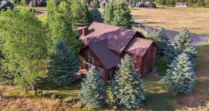 Spacious 7-bedroom Close to Sunlight, Downtown & the Hot Springs