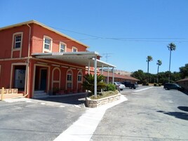 Fachada de la propiedad