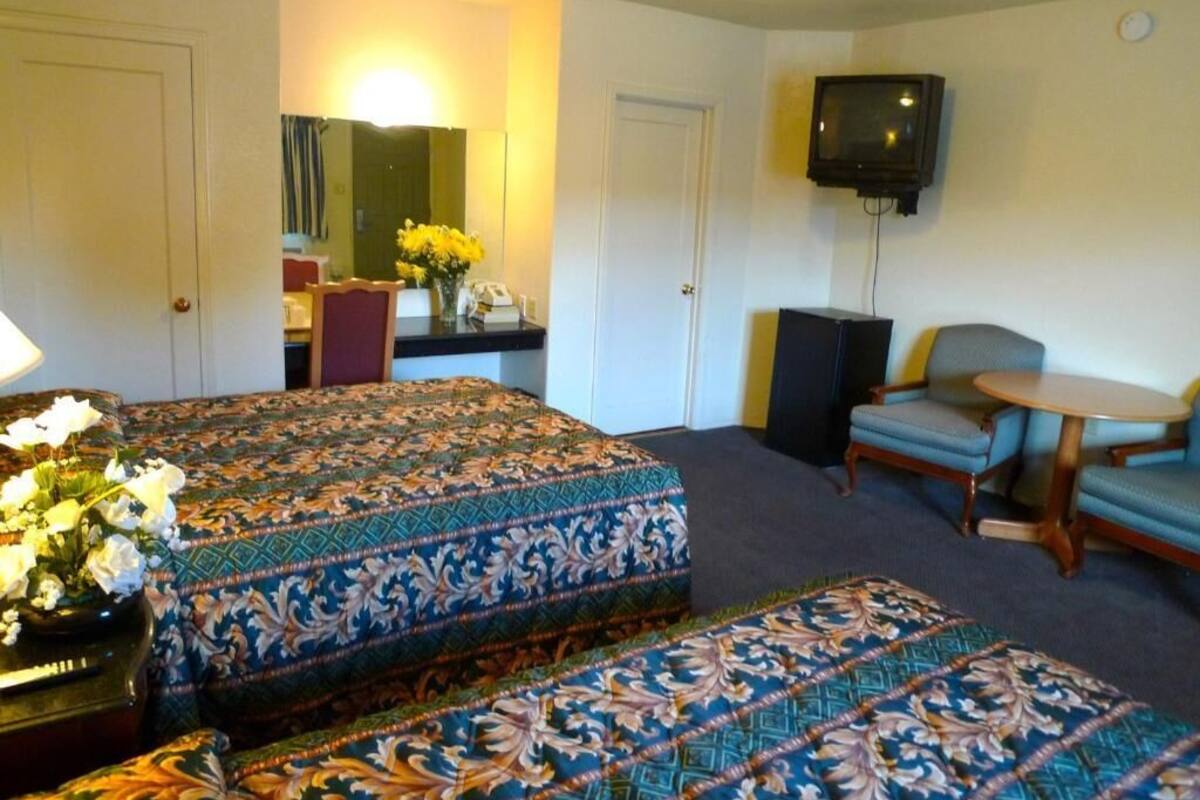 Classic Double Room | Desk, laptop workspace, free WiFi