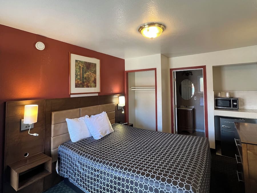 Standard Single Room | Desk, laptop workspace, free WiFi