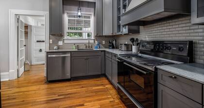 NEW Listing! BAMA House! Great for Game Day! Blocks to Stadium or Downtown!