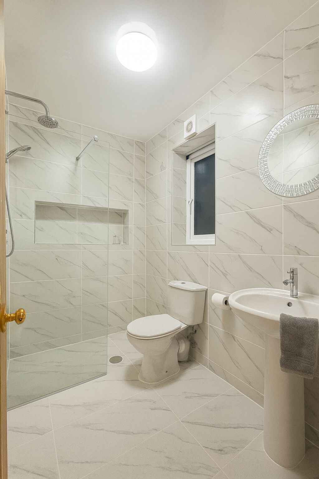 Shower, towels