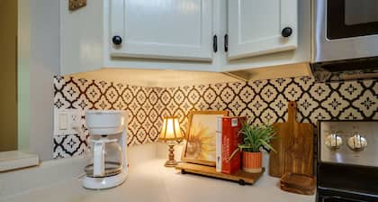 Beth's Hideaway - 3 bedroom 2.5 bath in a quiet neighborhood & lots of walking.