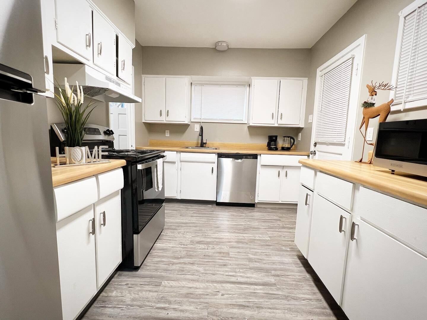 冰箱、微波炉、烤箱、炉灶