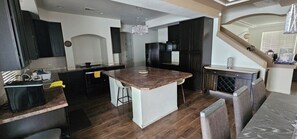 Dining - Spacious 3-bed, 2.5-bath home. including washer, dryer, office and patio grill.  (Denver)