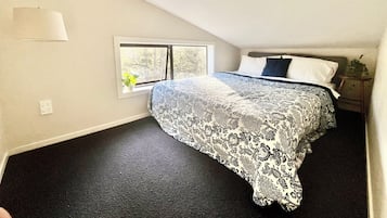 3 habitaciones, tabla de planchar con plancha, internet y ropa de cama