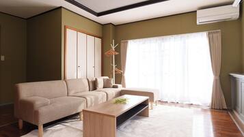 Economy Apartment, Non Smoking | Living area