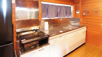 Economy Apartment, Non Smoking | Private kitchen | Full-size fridge, microwave, stovetop, toaster