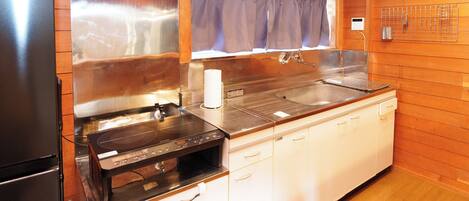 Economy Apartment, Non Smoking | Private kitchen