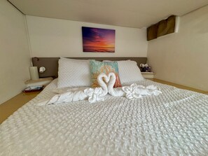 5 bedrooms, free WiFi, bed sheets