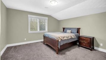 Standard Double Room, Courtyard View | Ruang kerja komputer riba, seterika/papan seterika, Wi-fi percuma