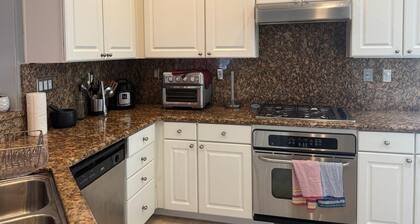 Large and Cozy Home 2BD 2BA Near SF