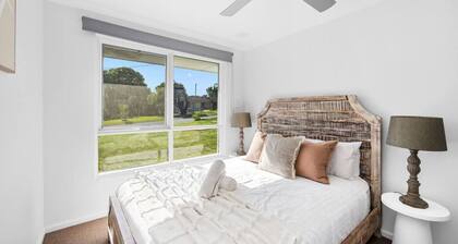 Nature lovers’ stay in Kelmscott