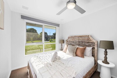 Nature lovers’ stay in Kelmscott