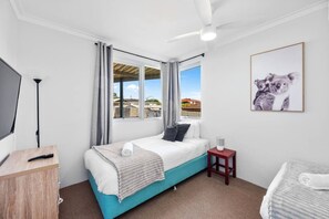 4 bedrooms, iron/ironing board, WiFi - Nature lovers’ stay in Kelmscott (Kelmscott)
