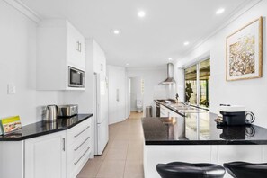 Fridge, microwave, oven, coffee/tea maker