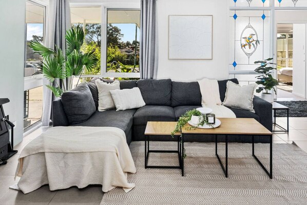 TV - Nature lovers’ stay in Kelmscott (Kelmscott)