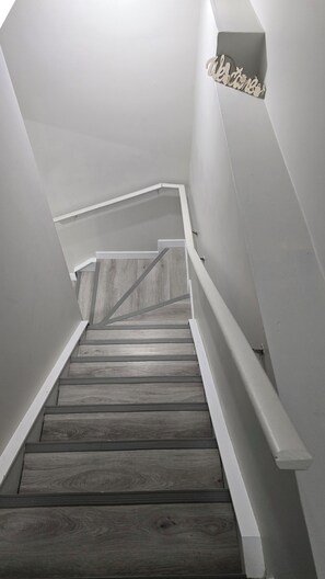 Interior - self contain suite EDMONTON (Edmonton)